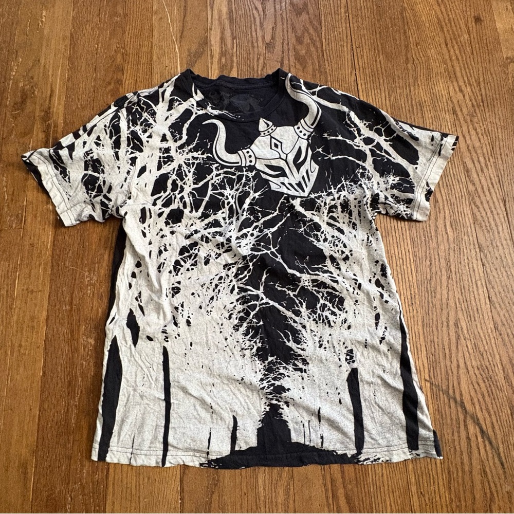 Warrior Wear Skull Mask T-Shirt Black & White Graphic‎ Y2K Streetwear Horned